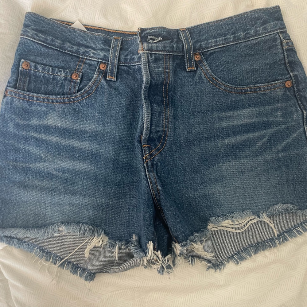 Dark Wash Blue Levi Shorts in 501